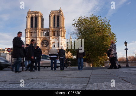 À l'échelle de Notre Dame de Paris à Paris, France. Banque D'Images