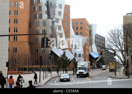 Stata center sur le campus de l'Institut de technologie de Massachusetts à Cambridge, Massachusetts. Banque D'Images