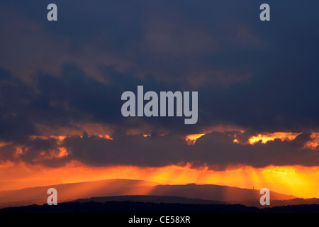 Coucher de soleil spectaculaire sur les collines de Devon et Cornwall Banque D'Images