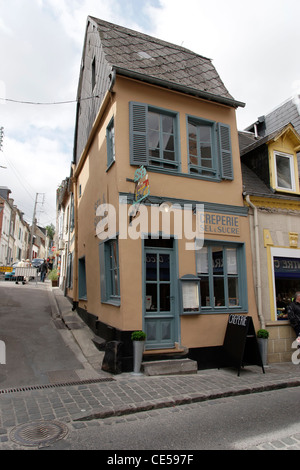 Crêperie Sel & sucre, rue de la Ferté, Saint-Valery-sur-somme, Picardie. Banque D'Images