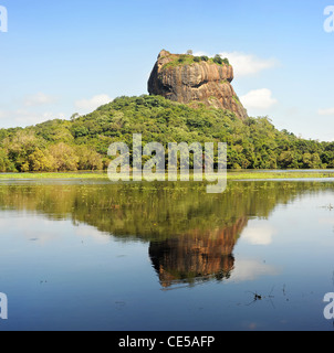 Sigiriya (Lion's rock) est une ancienne forteresse de roche et palais ruine de Sri Lanka Banque D'Images