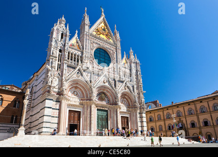 La Cathédrale de Sienne (Duomo di Siena), datant du 12ème au 14ème siècles, Sienne, Toscane, Italie, Europe Banque D'Images