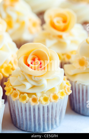 Petits gâteaux de mariage Banque D'Images