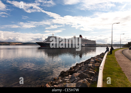 Bateau de croisière Queen Elizabeth à Invergordon, Estuaire de Cromarty, Ross & Cromerty, Ecosse Banque D'Images