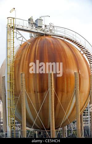 Cuve de stockage, raffinerie de pétrole, l'Allemagne. Banque D'Images