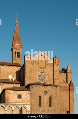 Vue de côté de la Basilique de Santa Maria Novella, Florence (Firenze), la Toscane (Toscana, Italie) Banque D'Images