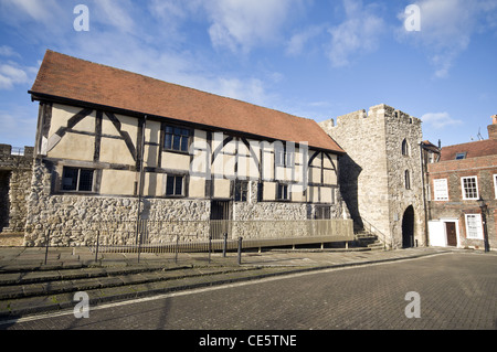 Les marchands Tudor Hall le Westgate, Vieille Ville, Southampton, Hampshire, England, UK Banque D'Images