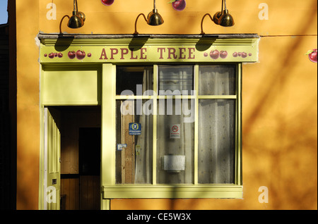 Les "Apple Tree", un pub de cidre à Bedminster, Bristol Banque D'Images