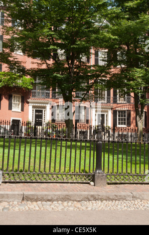 Maisons sur la place Louisburg, Beacon Hill, Boston, MA, USA, Massachusetts, United States, Amérique du Nord, la chaussée pavée, Banque D'Images