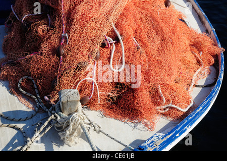 Filet de pêche sur un bateau amarré, Silba, Allemagne Banque D'Images