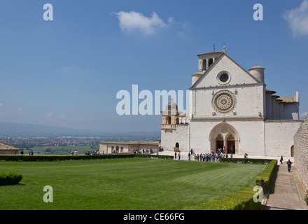 Vue sur la Basilique de San Francesco d'Assisi en assise, Italie Banque D'Images