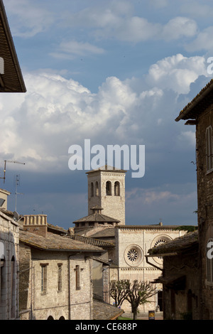 L'église de San Pietro à Assise, Italie Banque D'Images