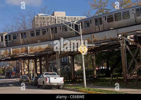 La section de l'élevée El réseau ferroviaire en vieille ville de Chicago Banque D'Images