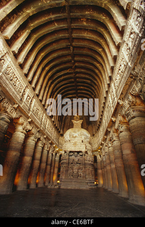 Stupa de Bouddha dans la grotte Ajanta numéro 26 ; Aurangabad ; Maharashtra ; Inde monument bouddhiste indien Banque D'Images