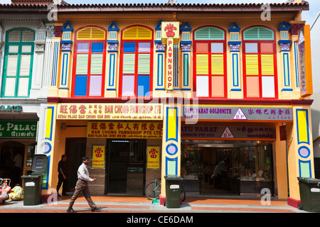 Maisons colorées sur Serangoon Road, Little India, Singapour Banque D'Images