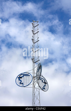 Avec le logo du mât à la foire de Hanovre, le plus grand salon industriel du monde, Basse-Saxe, Allemagne Banque D'Images