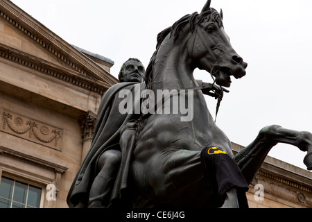 Edinburgh, Ecosse, Royaume-Uni, cette statue est connue sous le nom de 'The Iron Duke (Duke of Wellington) en bronze Banque D'Images