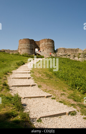 Le chemin d'accès jusqu'à Château Beeston Beeston Cheshire, Angleterre, Royaume-Uni. Banque D'Images