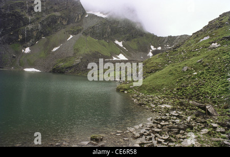 Hemkund Lac à 14000 pieds près de vallée des fleurs l'Uttaranchal inde Banque D'Images