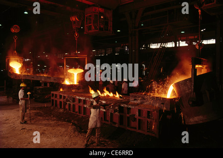 fonte usine industrielle de fonte d'acier usine inde asie asie industrie de l'acier usine sidérurgique indienne dpa 85814 hma Banque D'Images