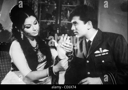 Rajesh Khanna Indian bollywood acteur et Sharmila Tagore actrice indienne dans le film hindi Aradhana Inde Asie vieux vintage des années 1900 image 1969 Banque D'Images