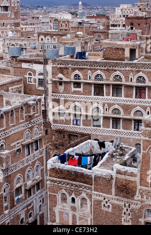 Vue de l'architecture traditionnelle dans la vieille ville de Sana'a, Site du patrimoine mondial de l'UNESCO, le Yémen, l'Asie occidentale, Péninsule Arabique Banque D'Images