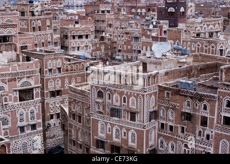 Vue de l'architecture traditionnelle dans la vieille ville de Sana'a, Site du patrimoine mondial de l'UNESCO, le Yémen, l'Asie occidentale, péninsule arabique Banque D'Images