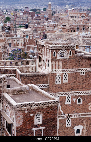 Vue de l'architecture traditionnelle dans la vieille ville de Sana'a, Site du patrimoine mondial de l'UNESCO, le Yémen, l'Asie occidentale, péninsule arabique Banque D'Images