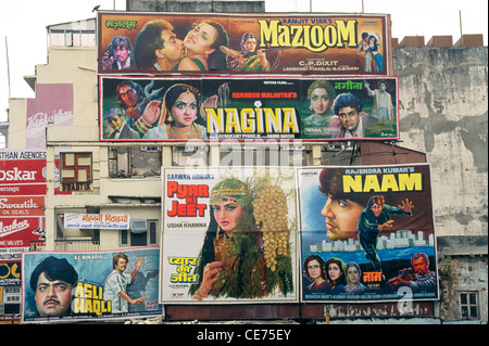 Bollywood indian hindi film posters mazloom nagina asli naqli pyar ki jeet naam Opera House bombay mumbai inde ancienne image vintage 1900s Banque D'Images