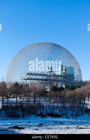 La Biosphère, un musée à Montréal consacré à l'environnement. Il est situé au Parc Jean-Drapeau, sur l'Île Sainte-Hélène. Banque D'Images