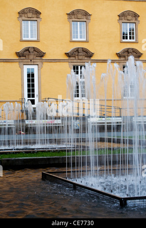 Fontaine dans le terrain de l'université, Osnabrück, Basse-Saxe, Allemagne Banque D'Images