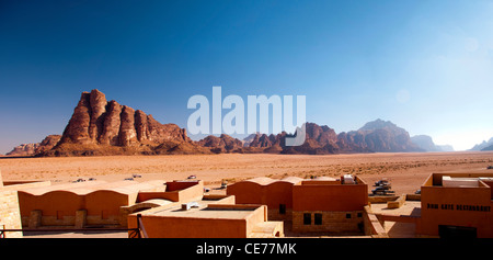 Wadi Rum Jordanie Safari sept doigts panorama cousus. Banque D'Images