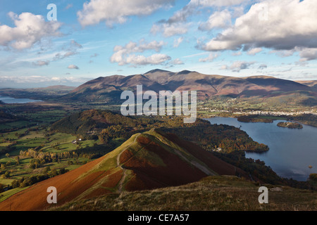 Vue depuis le sommet de la catégorie des cloches, Parc National de Lake District, Cumbria, Angleterre Banque D'Images