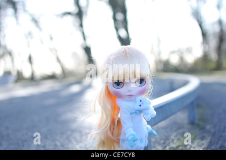 Takara Neo Blythe doll (Rune de glace) dans son costume original outdoor Banque D'Images