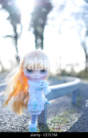 Takara Neo Blythe doll (Rune de glace) dans son costume original outdoor Banque D'Images