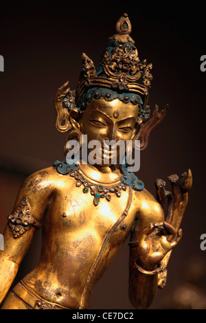 États-unis, Californie, Pasadena, un 13ème siècle en alliage de cuivre doré-statue de Bouddha du Népal afficher dans Norton Simon Museum Banque D'Images