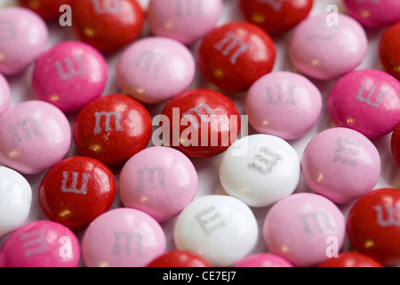 Saint-valentin bonbons au chocolat M&M. Banque D'Images