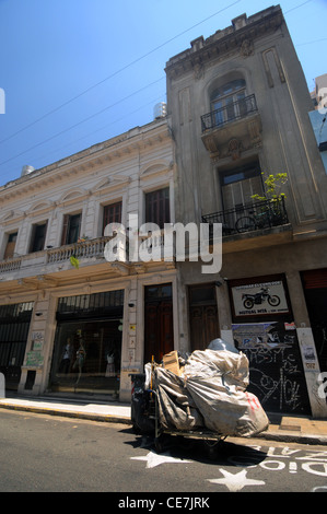 Le panier d'un cartonero (rue scavenger), San Telmo, Buenos Aires, Argentine Banque D'Images