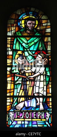 Saint Joseph, le vitrail dans la Cathédrale de St Vincent de Paul à Tunis Banque D'Images