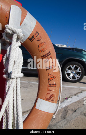 L'anneau de caoutchouc sur un quai de Puerto Portals Majorque Majorque iles baleares espagne Europe Méditerranée Banque D'Images