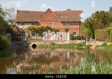 Moulin de flatford dans le comté de Suffolk, accueil de la grande artiste Paysage de John Constable. Banque D'Images