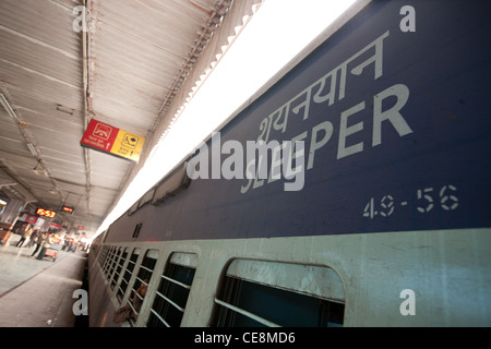 La gare de Jaipur, sur le réseau ferroviaire de l'Inde, au Rajasthan, Inde