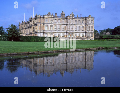 Longleat Elizabethan Country House & Anglais majestueux paysage de maison reflété dans la maison de lac de Marquis de Bath près de Warminster Wiltshire Angleterre Royaume-Uni Banque D'Images