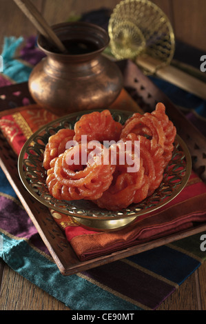 Jalebi dessert sucré ou de l'Inde Asie Banque D'Images