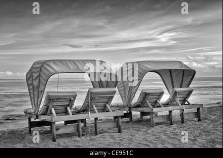 Chaises de plage à l'hôtel Four Seasons. New York, la grande île. Banque D'Images