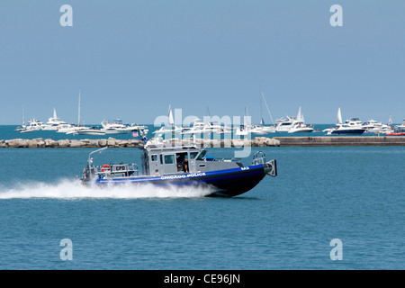 L'Unité maritime de la police de Chicago de patrouilleur rapide. Banque D'Images