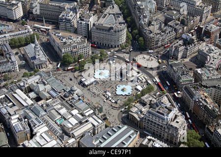 Vue aérienne de Trafalgar Square et de Nelson's Column avec la National Gallery en bas à gauche, London WC2 Banque D'Images