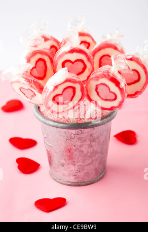 Close-up de coeur Sucettes pour la Saint-Valentin. Studio shot. Banque D'Images