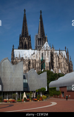 Musée Ludwig et Dom, Cologne, Rhénanie du Nord-Westphalie, Allemagne, Europe, Banque D'Images