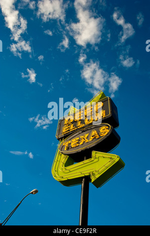 Enseigne au néon Deep Ellum, Dallas, Texas, USA Banque D'Images